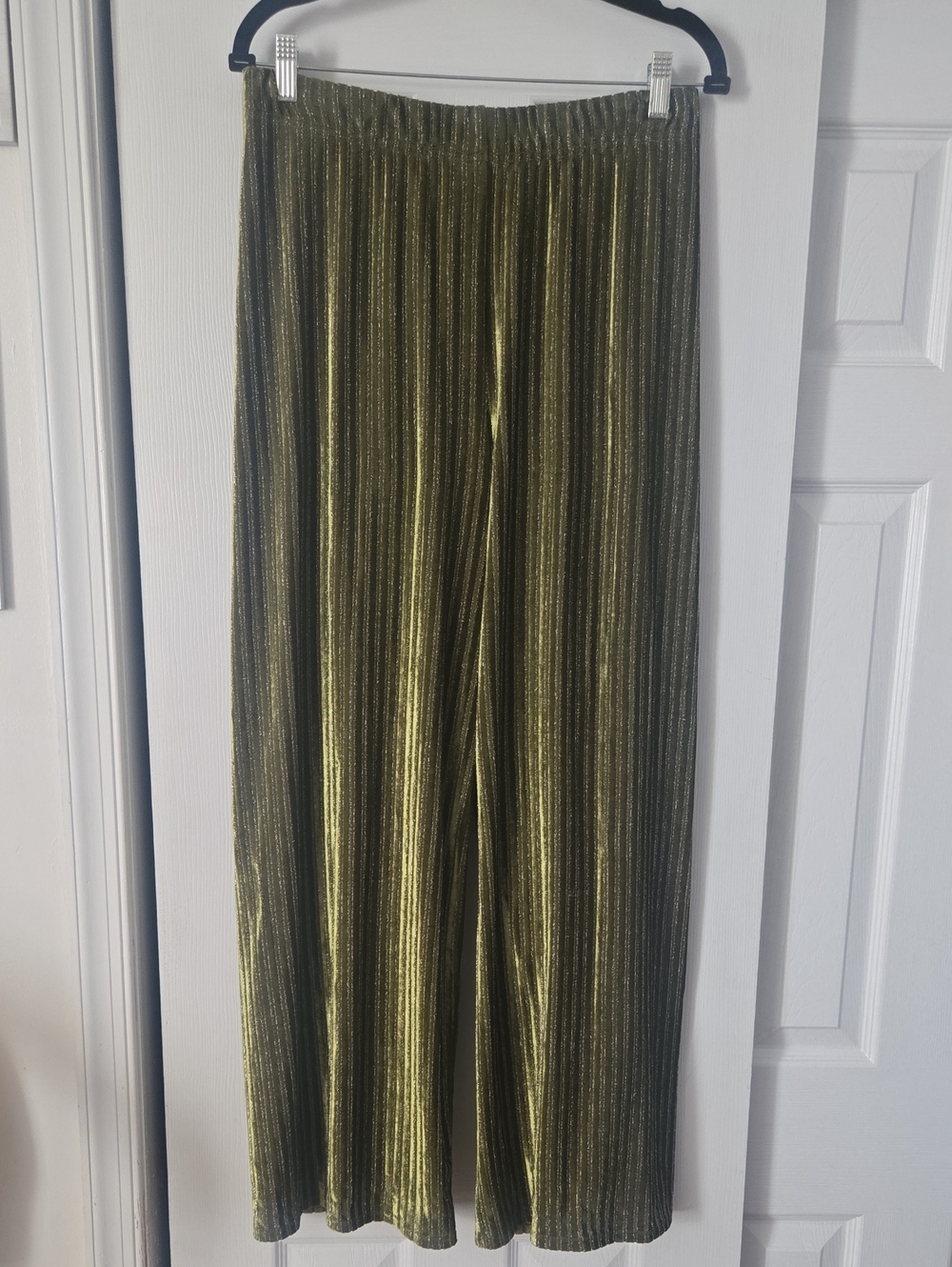 Women's Metallic Olive Green Wide-Leg Pleated Pants